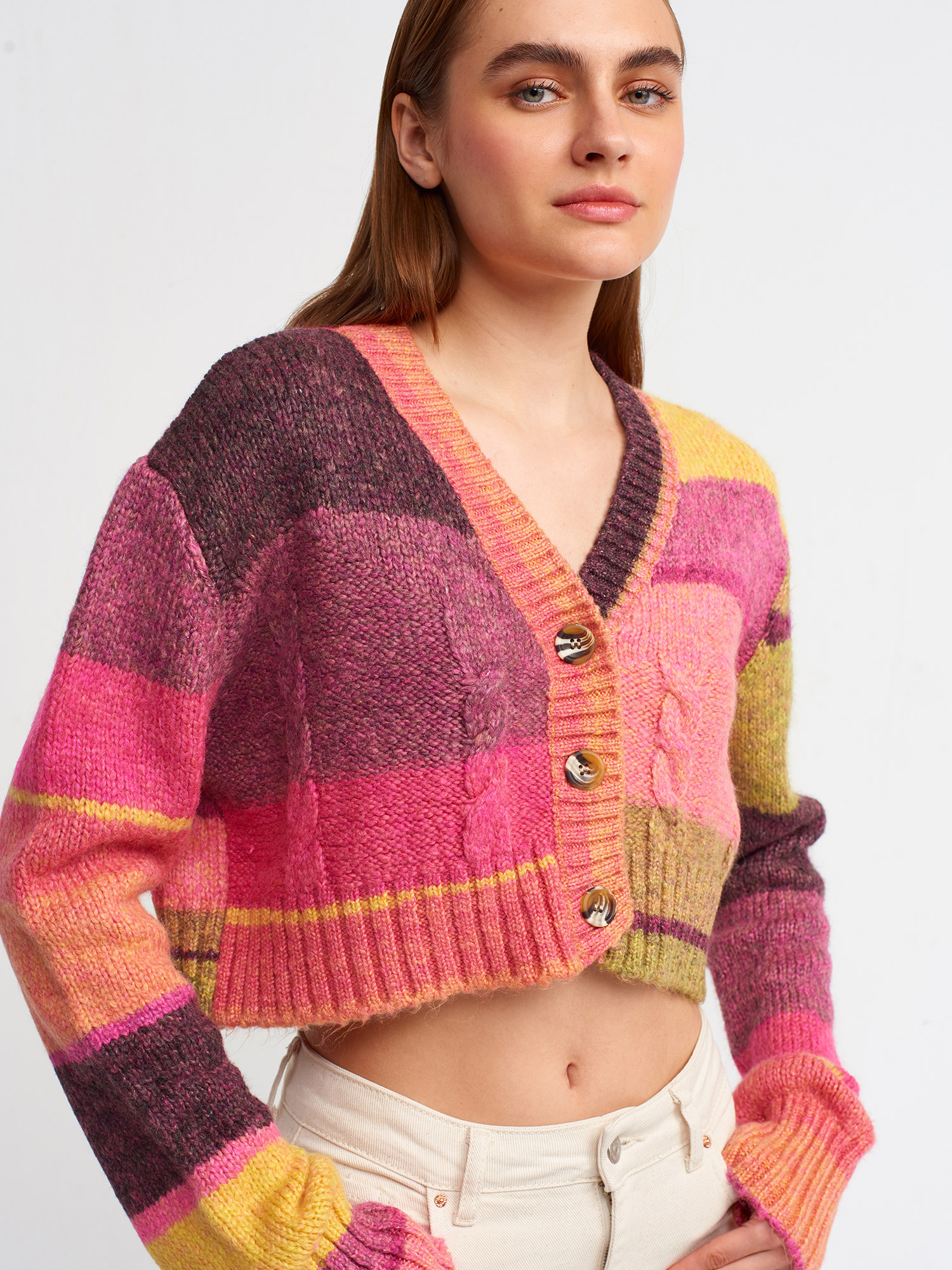 60161 Renkli Crop Triko Hırka-Fuşya | KAZAK | Dilvin