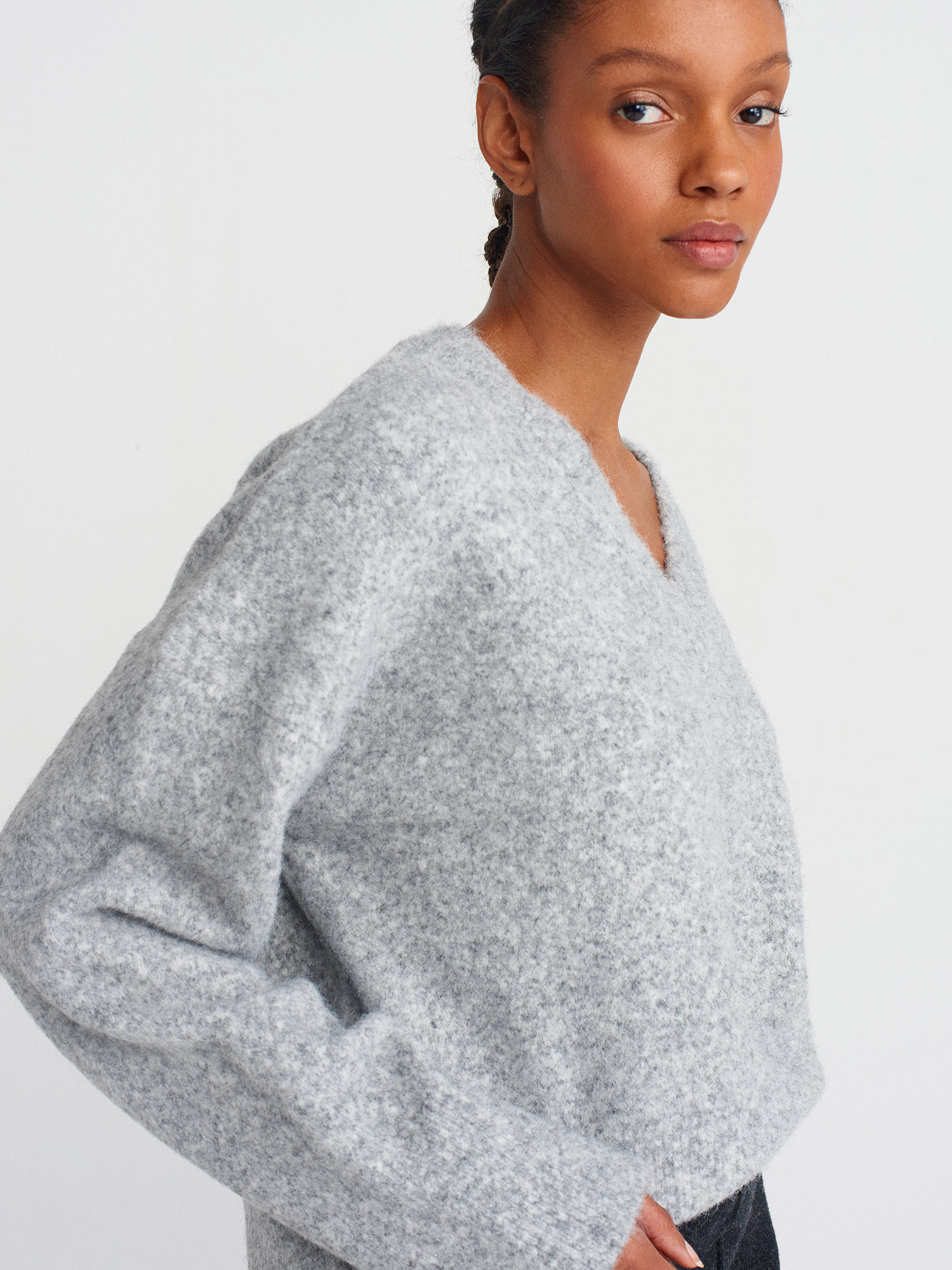 10645 V Yaka Yün Karışımlı Triko Kazak-Orta Gri