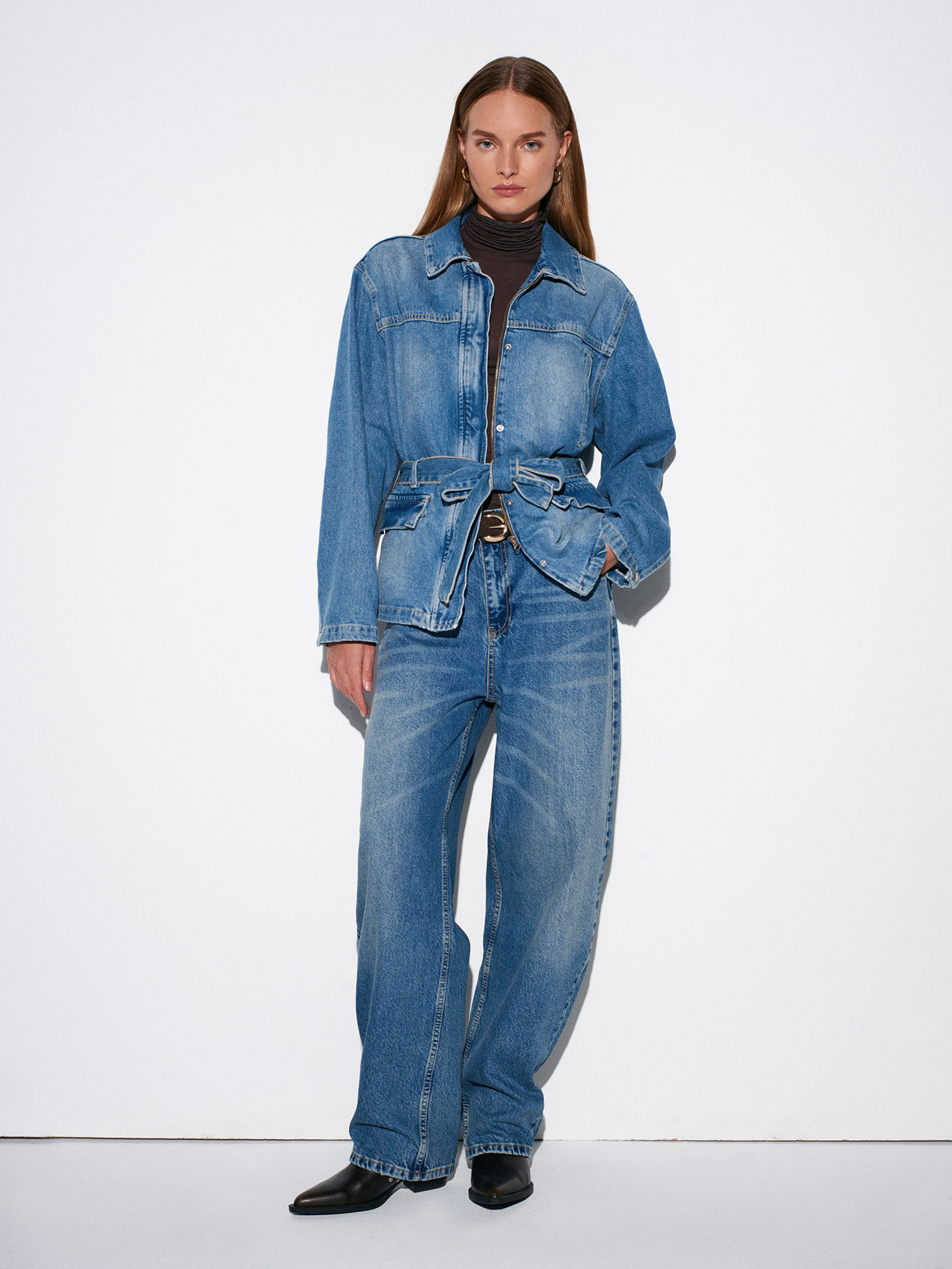 Denim Tarzı: Zamansız ve Modern Kombin Önerileri